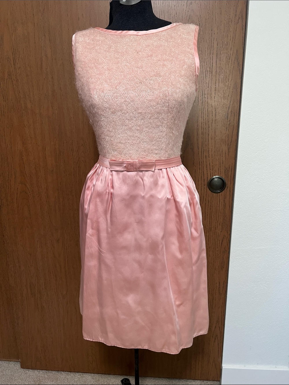 Vintage Pink Sleeveless Knee Length Dress with Satin Skirt